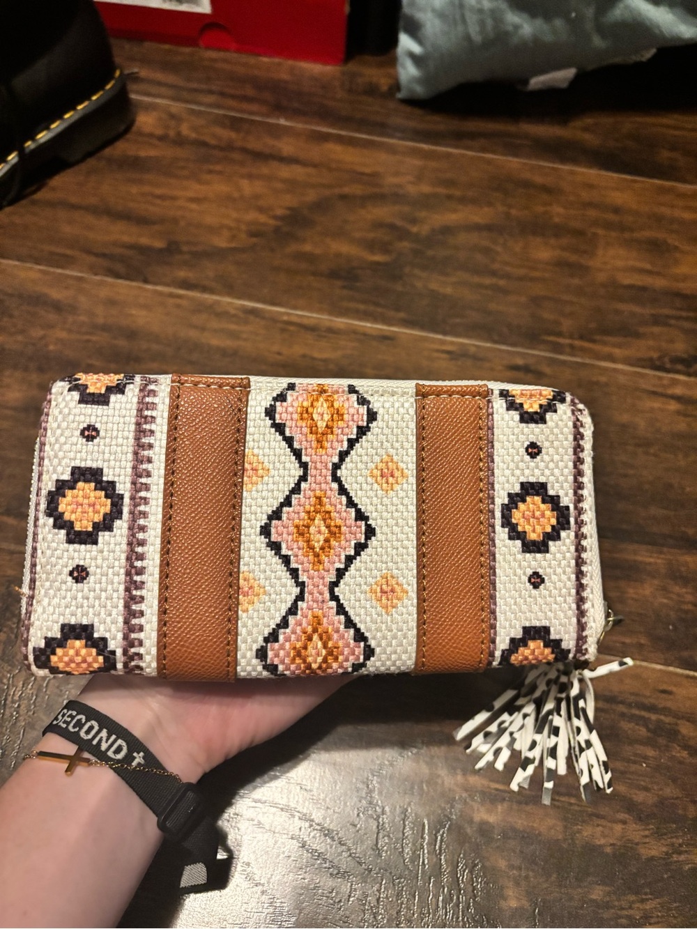 Wrangler Cream, Brown & Peach Southwestern Zip Wallet with Tassel - Picture 2 of 3
